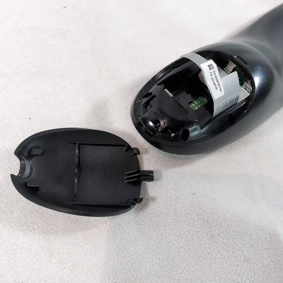 Logitech Logi Harmony 665 Universal Remote Control TESTED WORKING Black Screen - Picture 7 of 7